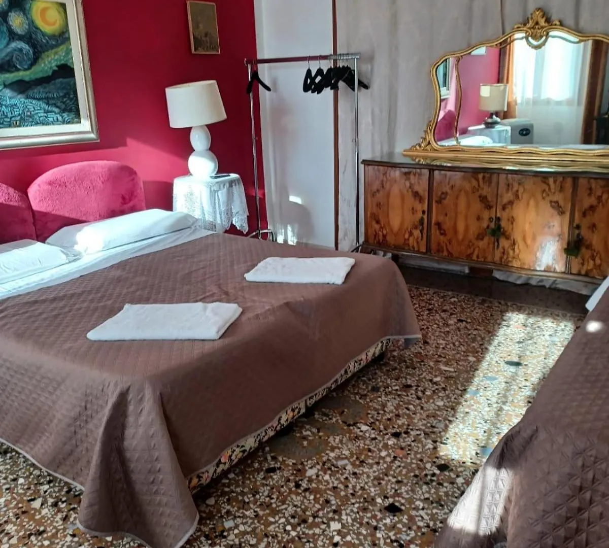 Apartment Princess Guest House Canal View Venice Italy