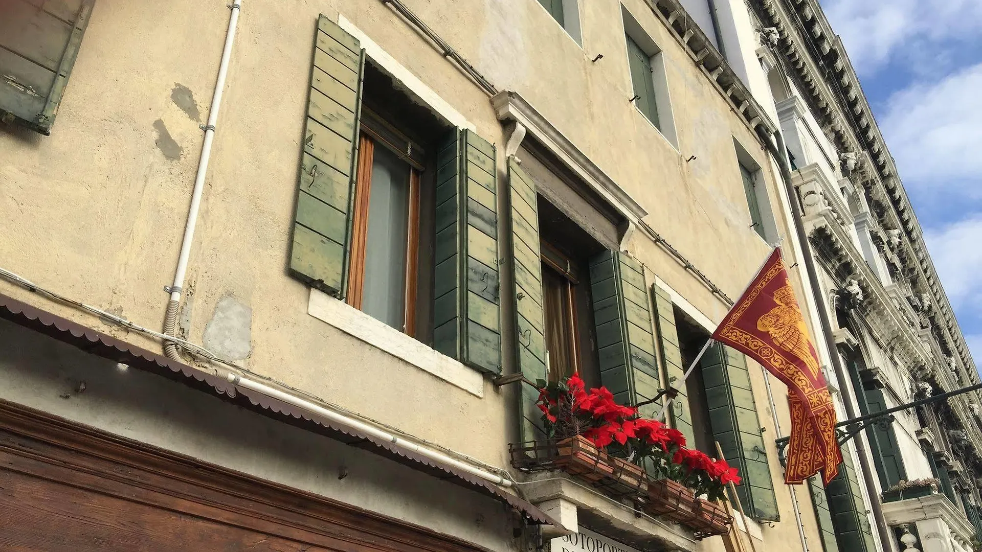 Princess Guest House Canal View Venice Apartment